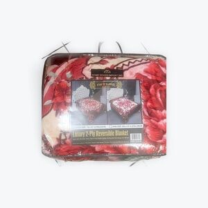 Red Luxury 2-Ply Reversible Comforter